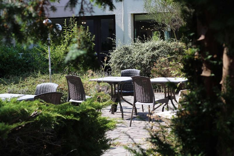 Kyriad Nemours - Genel