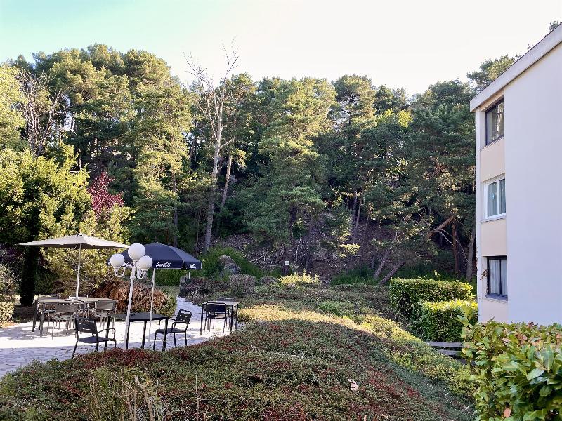 Kyriad Nemours - Genel