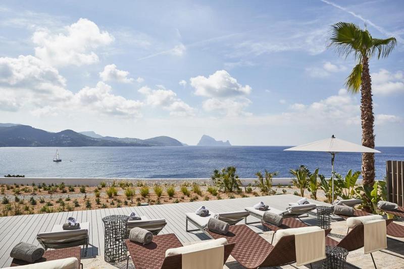7Pines Resort Ibiza, part of Destination by Hyatt - Teras