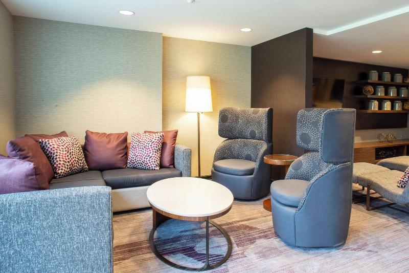 Courtyard New York Queens/Fresh Meadows - Lobi