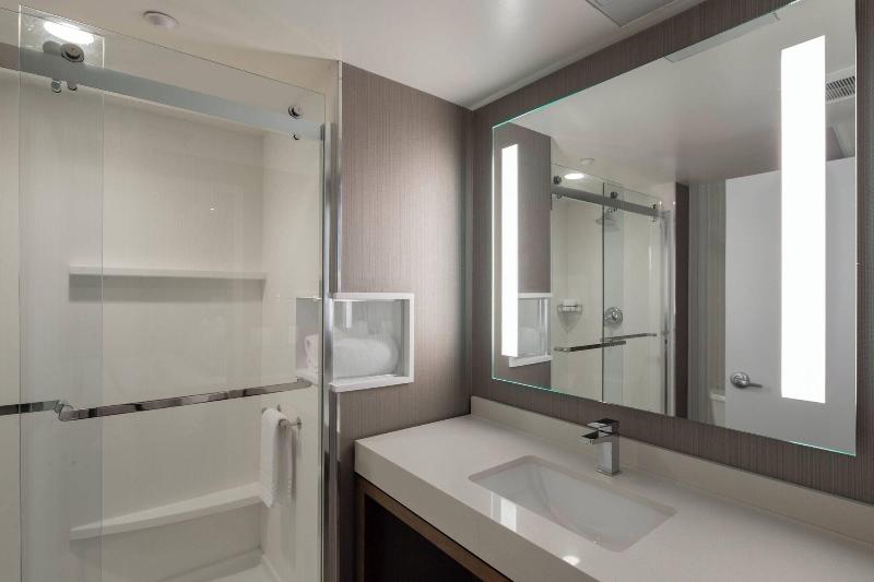 Courtyard New York Queens/Fresh Meadows - Oda