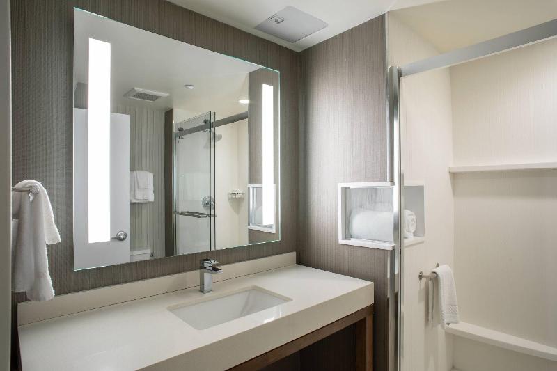 Courtyard New York Queens/Fresh Meadows - Oda