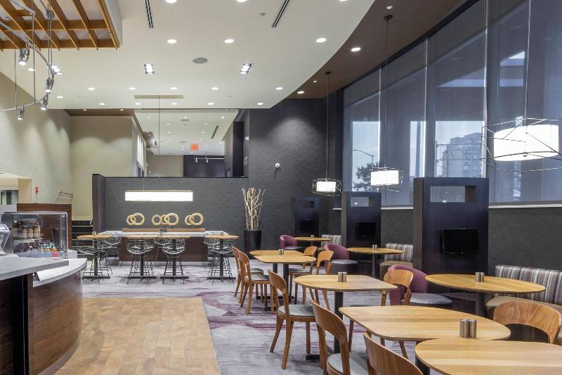 Courtyard New York Queens/Fresh Meadows - Restoran
