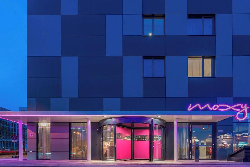 Moxy Frankfurt Airport - Genel