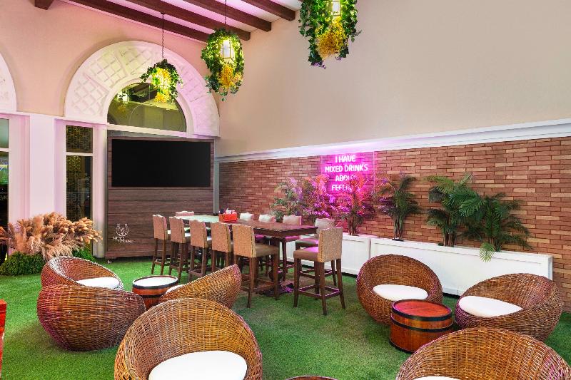 Al Habtoor Polo Resort - Restoran