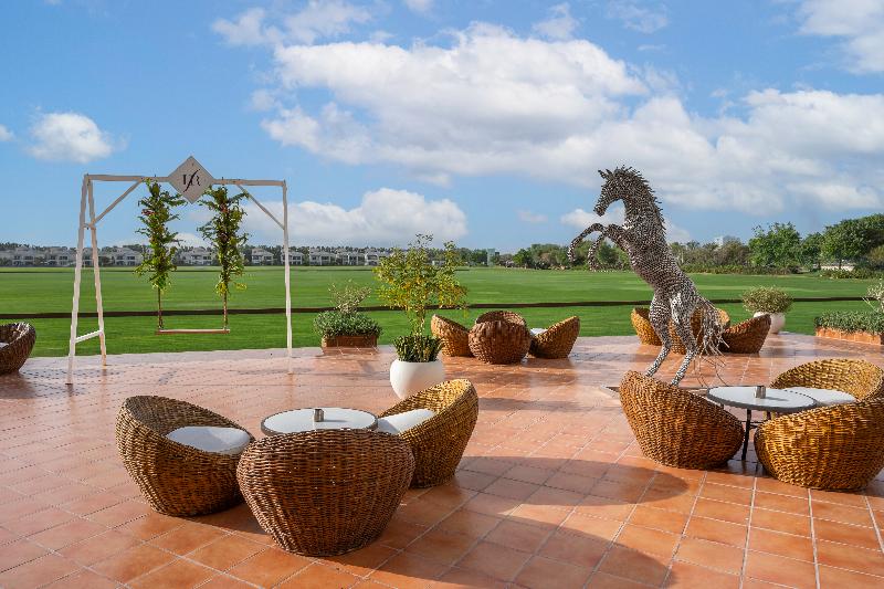 Al Habtoor Polo Resort - Teras