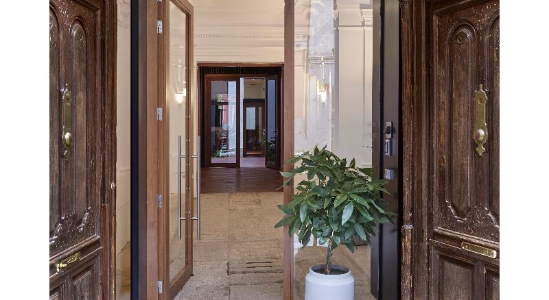 60 Balconies Recoletos Urban Stay - Lobi