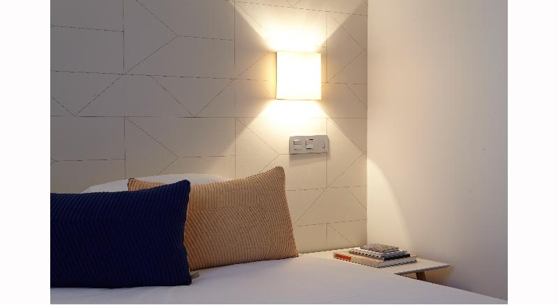 60 Balconies Recoletos Urban Stay - Oda