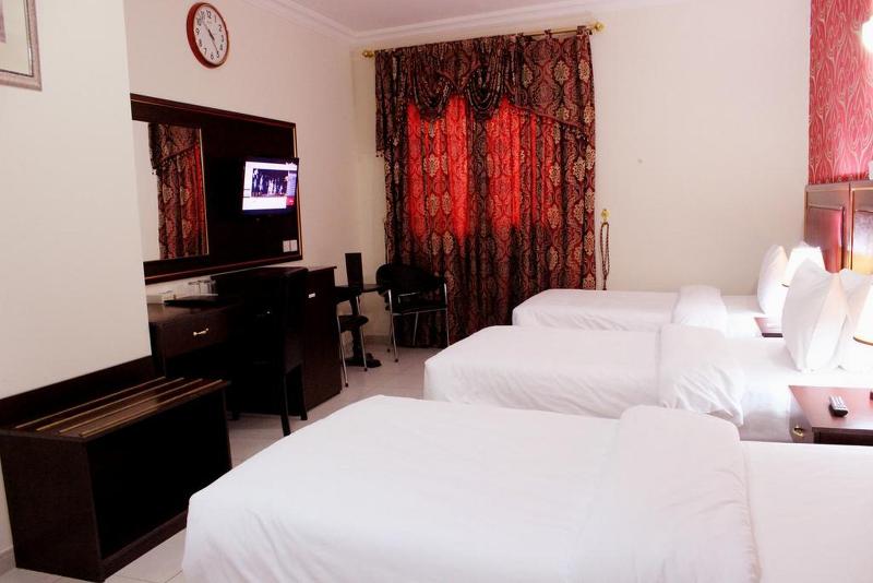 Montreal Naif Hotel - Oda