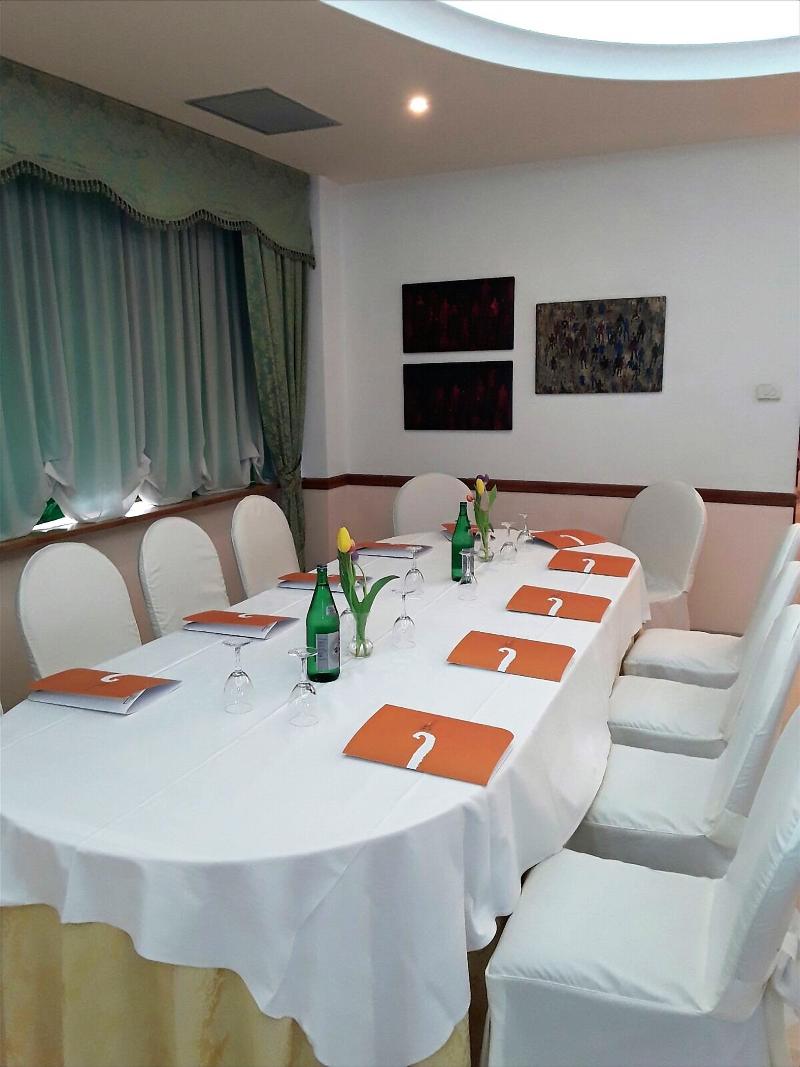Hotel Ristorante La Piana - Toplantı
