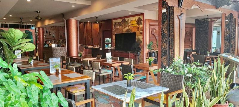 ON Hotel Phuket - Restoran
