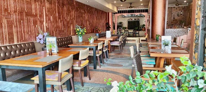 ON Hotel Phuket - Restoran