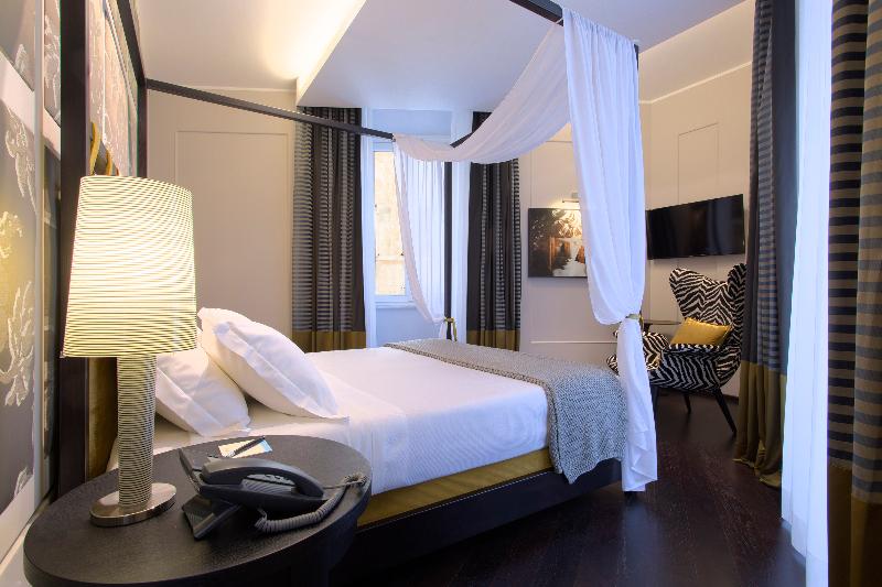 Stendhal Luxury Suites - Oda