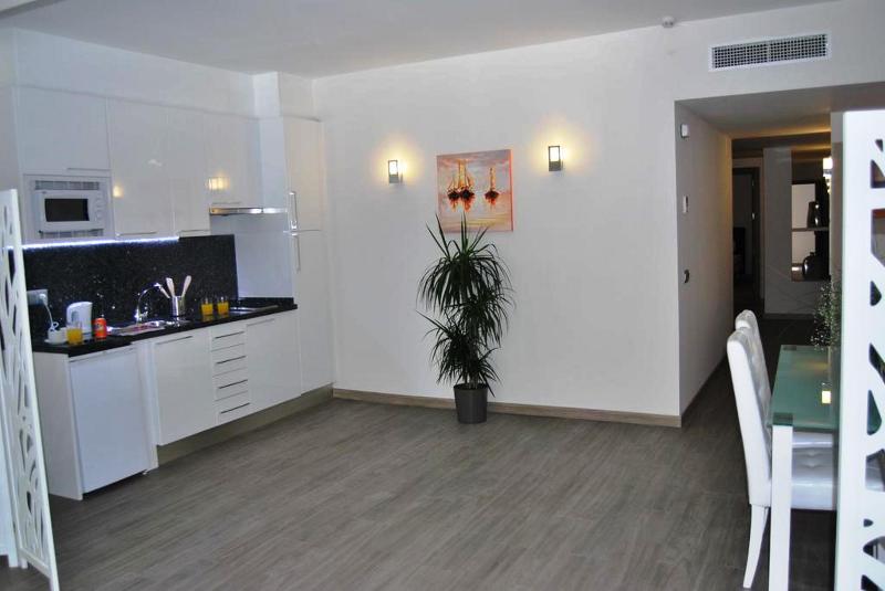 Dimona Suites - Genel