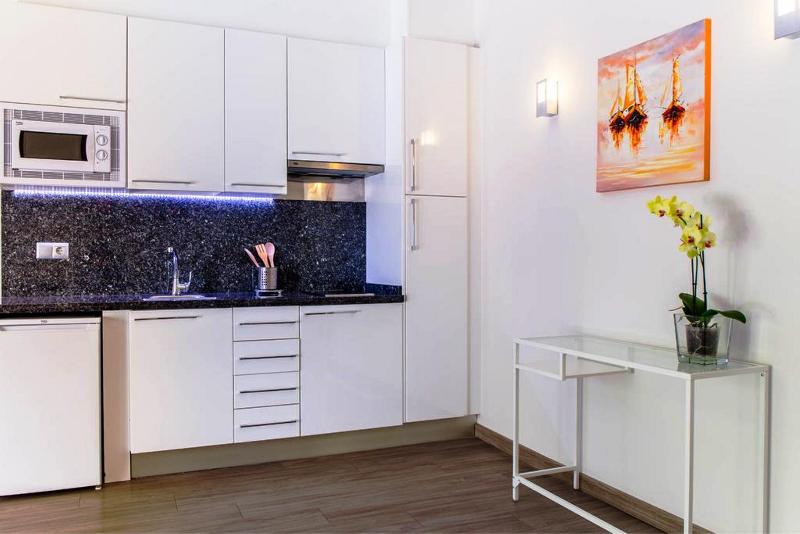 Dimona Suites - Genel