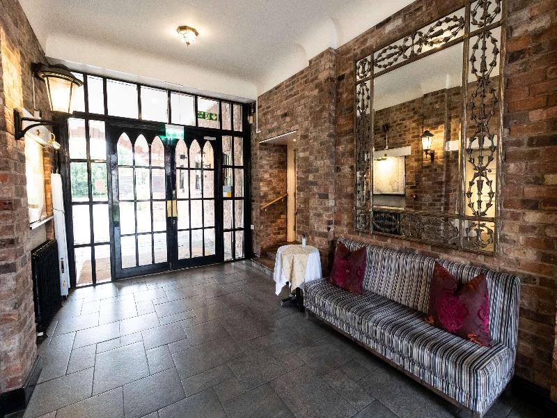 Crabwall Manor & Spa BW Signature Collection - Lobi