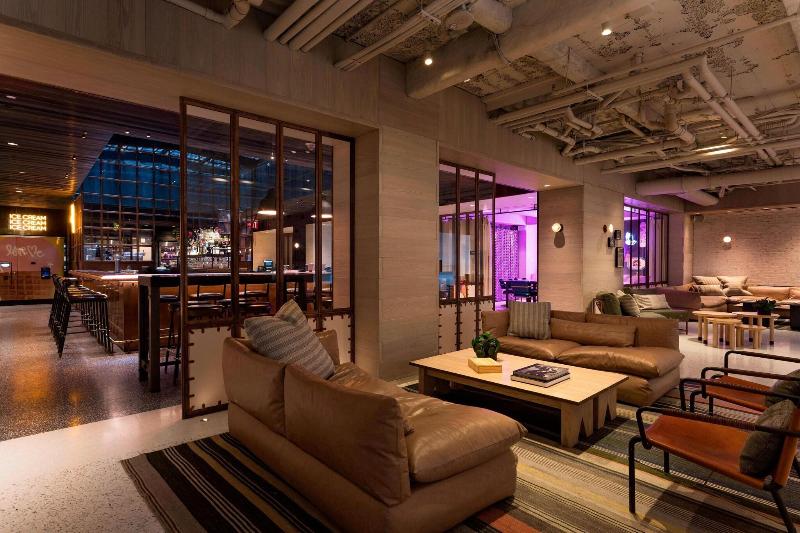 MOXY NYC Times Square - Bar