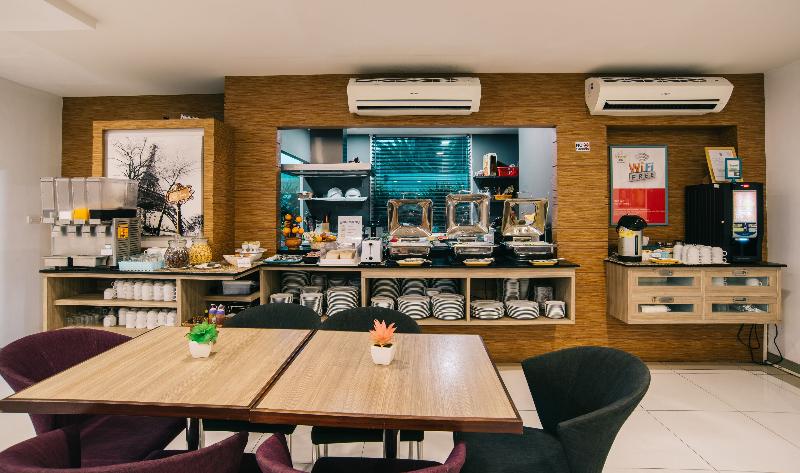 iCheck inn Residence Patong - Restoran