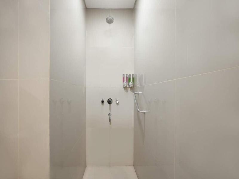 Amaris Hotel Margorejo Surabaya - Oda
