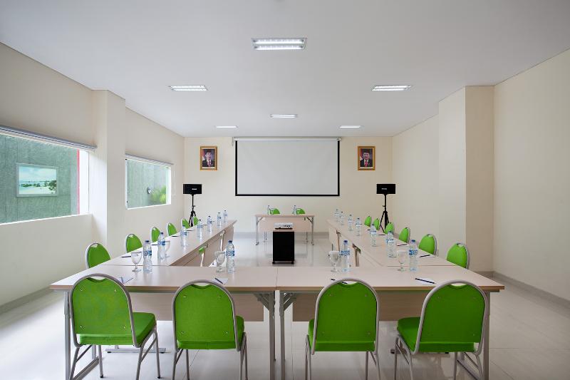 Maxone Belstar Belitung - Toplantı