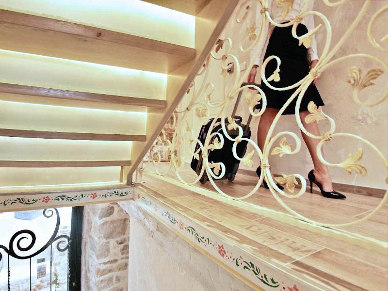 Heritage Palace Varos - Quaint & Elegant Hotels - Bar