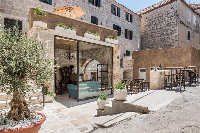 Heritage Palace Varos - Quaint & Elegant Hotels - Genel