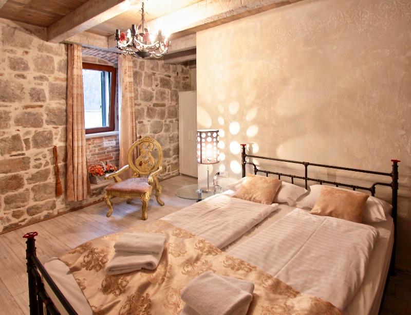 Heritage Palace Varos - Quaint & Elegant Hotels - Oda