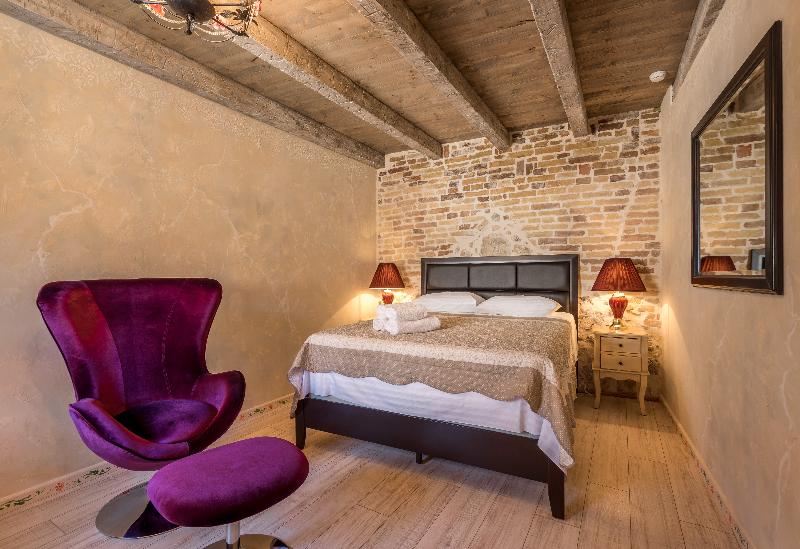 Heritage Palace Varos - Quaint & Elegant Hotels - Oda