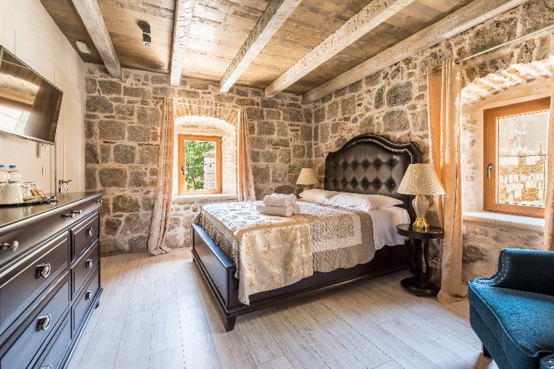 Heritage Palace Varos - Quaint & Elegant Hotels - Oda