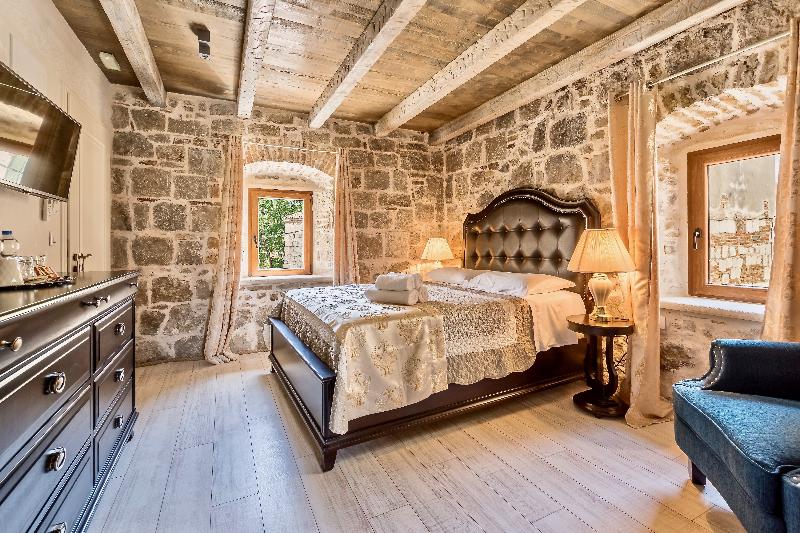 Heritage Palace Varos - Quaint & Elegant Hotels - Oda