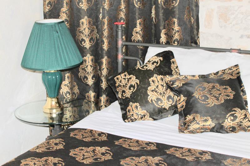 Heritage Palace Varos - Quaint & Elegant Hotels - Oda