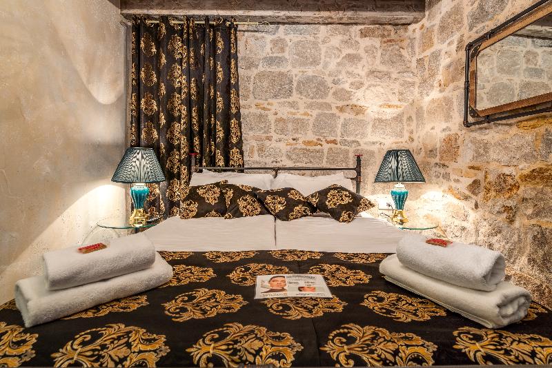 Heritage Palace Varos - Quaint & Elegant Hotels - Oda