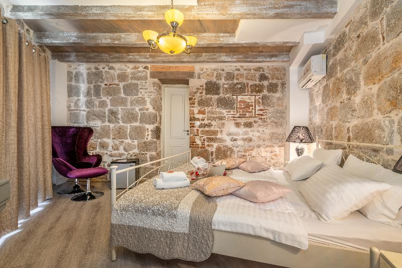 Heritage Palace Varos - Quaint & Elegant Hotels - Oda