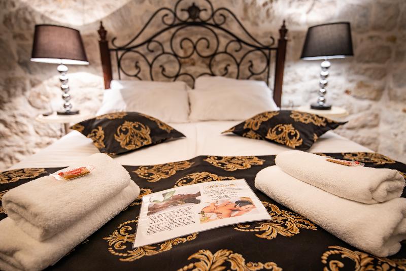 Heritage Palace Varos - Quaint & Elegant Hotels - Oda