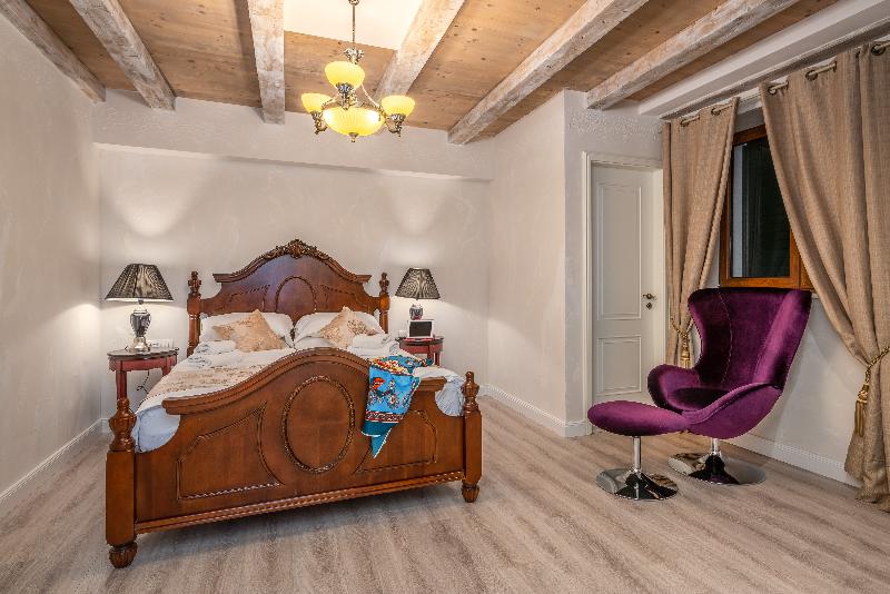 Heritage Palace Varos - Quaint & Elegant Hotels - Oda