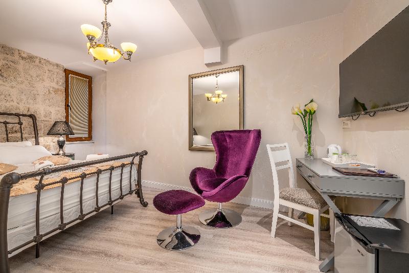 Heritage Palace Varos - Quaint & Elegant Hotels - Oda