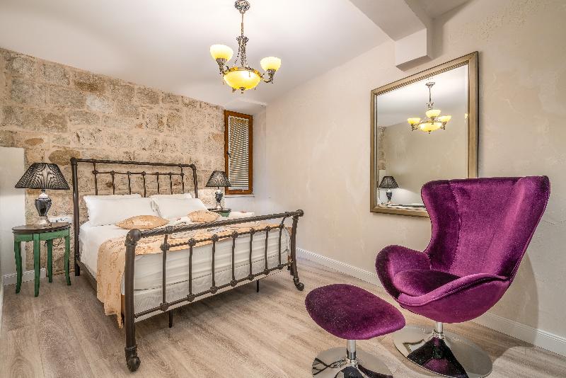 Heritage Palace Varos - Quaint & Elegant Hotels - Oda