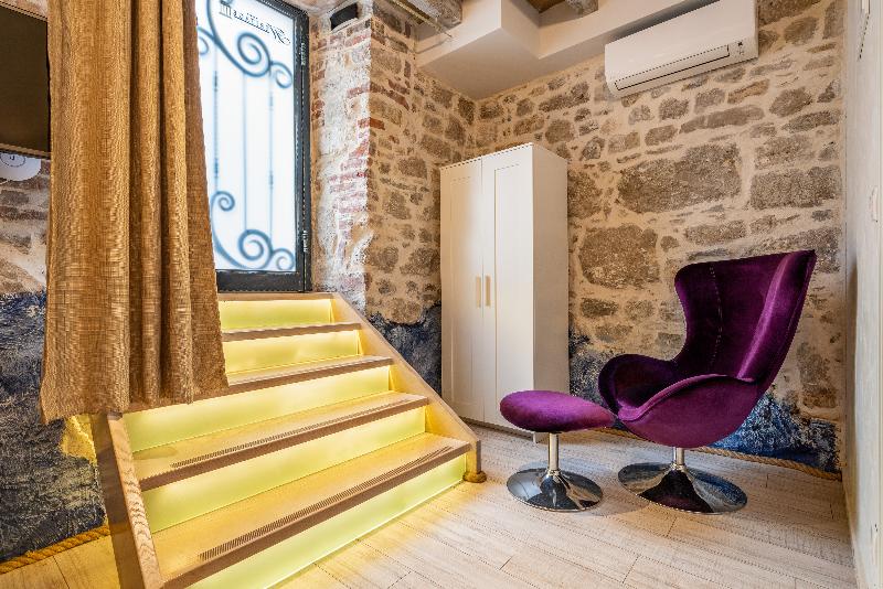 Heritage Palace Varos - Quaint & Elegant Hotels - Oda