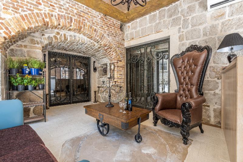 Heritage Palace Varos - Quaint & Elegant Hotels - Restoran