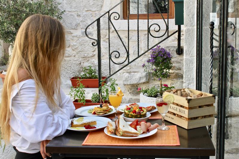 Heritage Palace Varos - Quaint & Elegant Hotels - Restoran