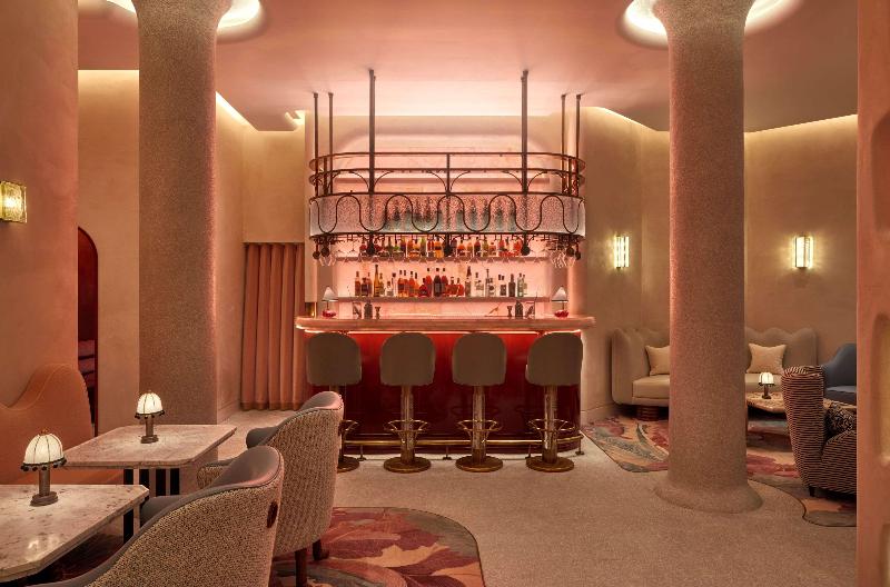 Connaught - Bar