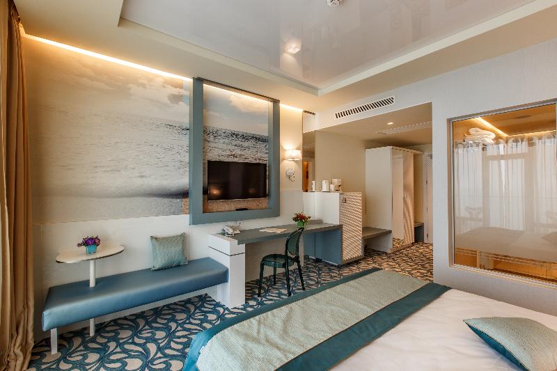 Hotel Opera Mamaia Nord - Oda
