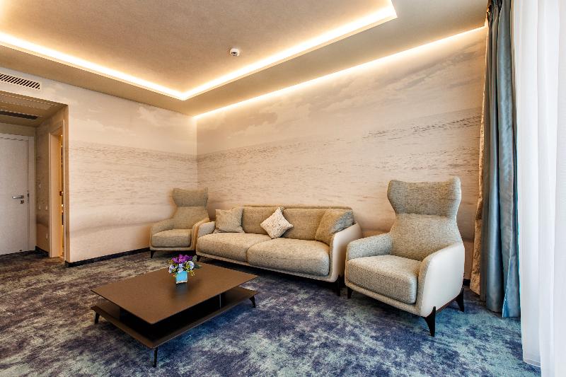 Hotel Opera Mamaia Nord - Oda