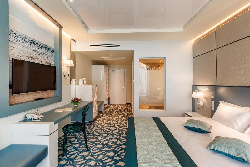 Hotel Opera Mamaia Nord - Oda