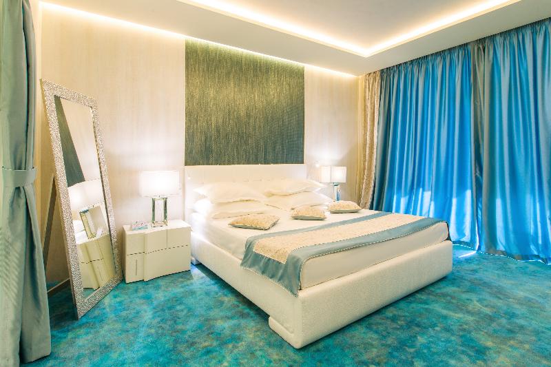 Hotel Opera Mamaia Nord - Oda