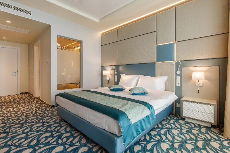 Hotel Opera Mamaia Nord - Oda