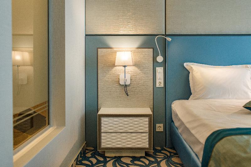 Hotel Opera Mamaia Nord - Oda