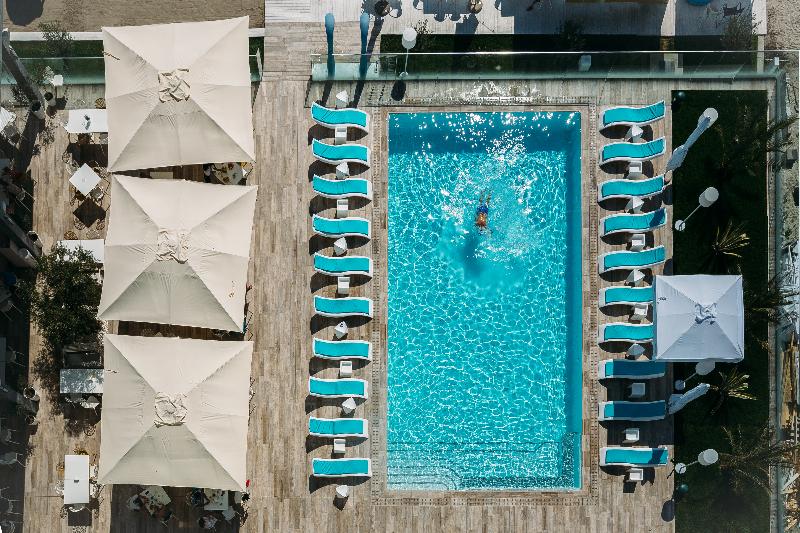 Hotel Opera Mamaia Nord - Havuz