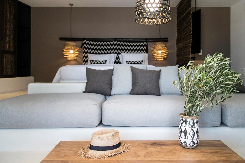 My Mykonos Boutique by Mr and Mrs White - Oda