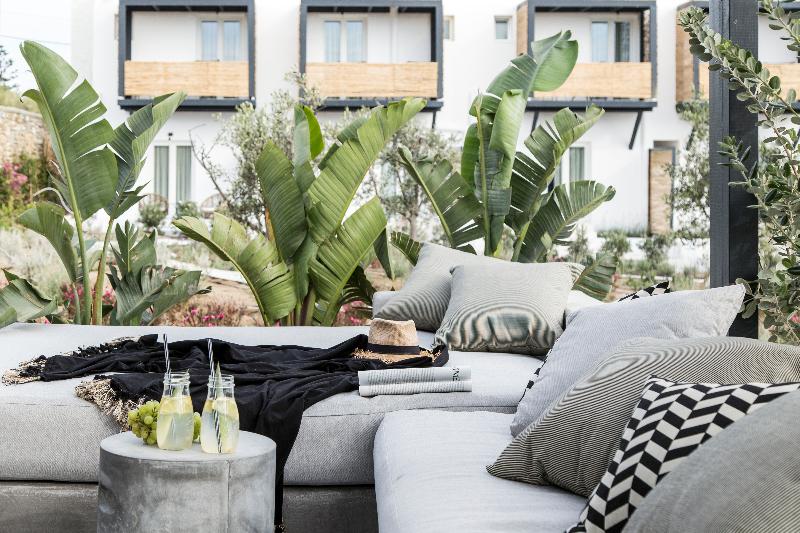 My Mykonos Boutique by Mr and Mrs White - Oda